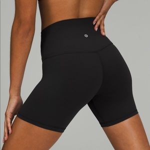 Lululemon new without tags size 6 black align shorts